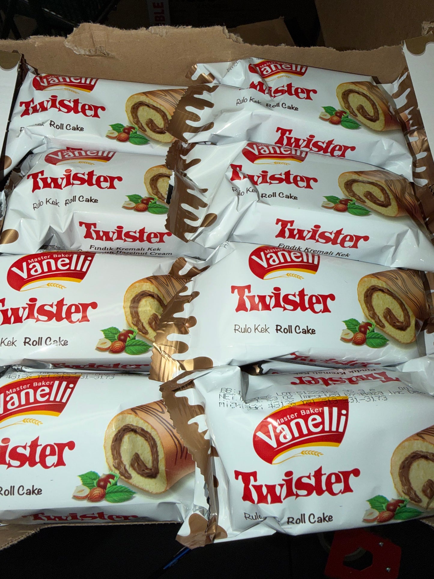 TWISTER HAZELNUT ROLL