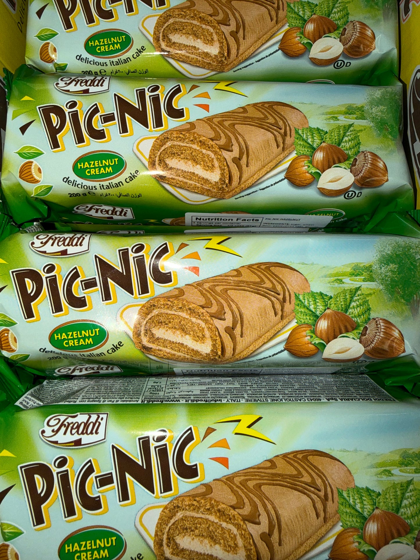 PICNIC HAZELNUT ROLL