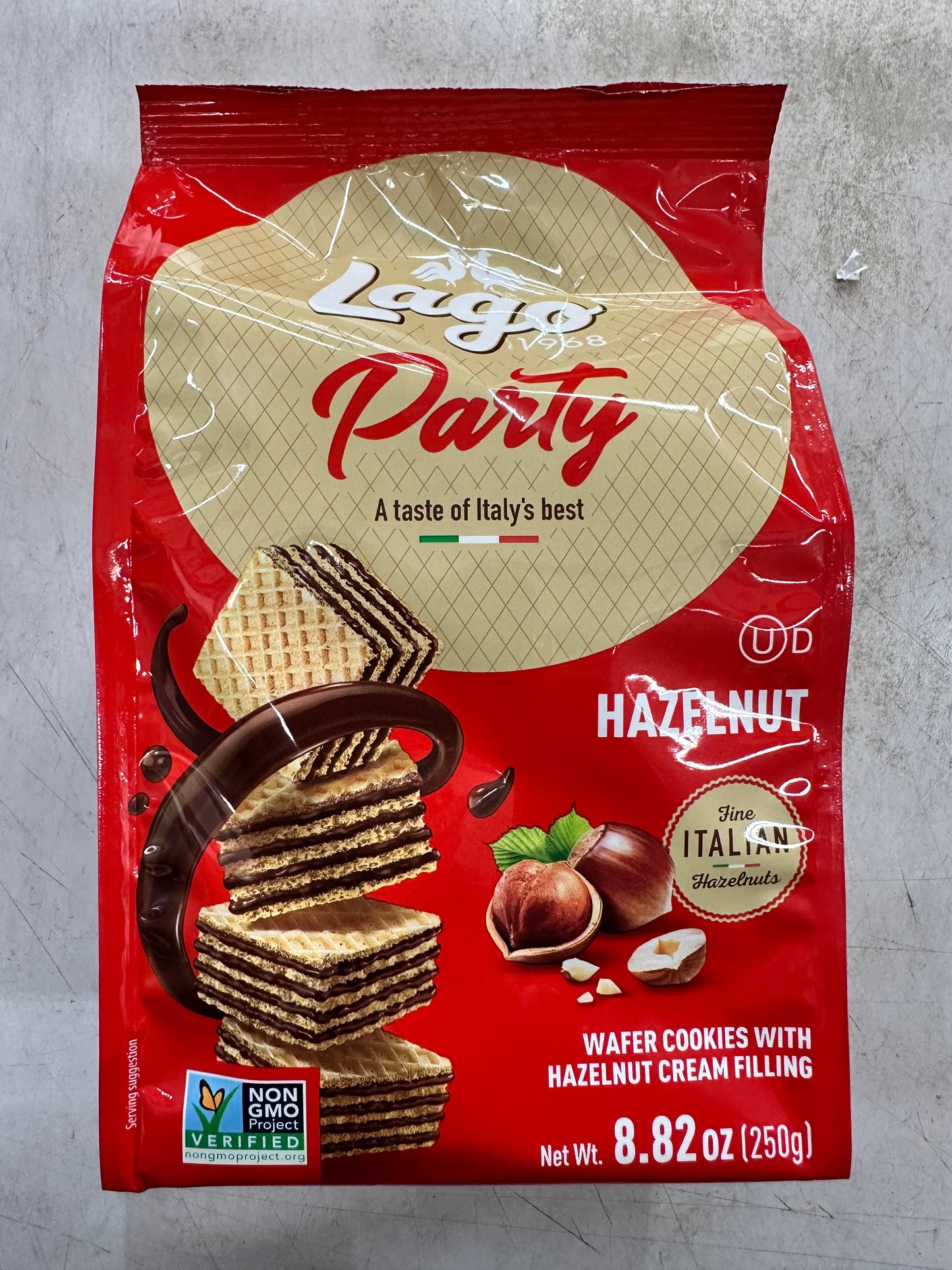 LAGO HAZELNUT PARTY WAFER